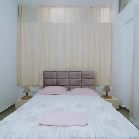아파트 Sunset View Villa With Private Garden- Beach Umbrella Included Durrës