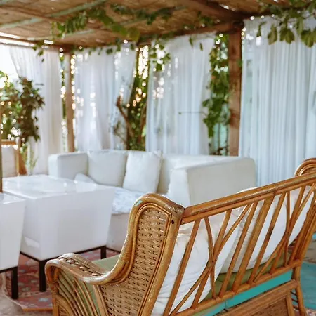Sunset View Villa With Private Garden- Beach Umbrella Included *