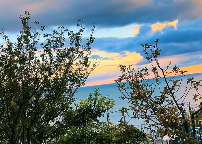 Sea View With Private Garden 2 * Durrës